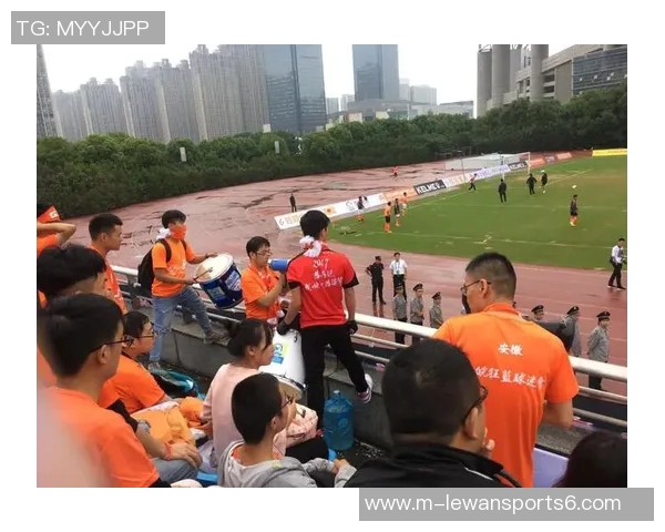 足球腰斩背后的故事与影响解析球迷心声与赛事未来展望